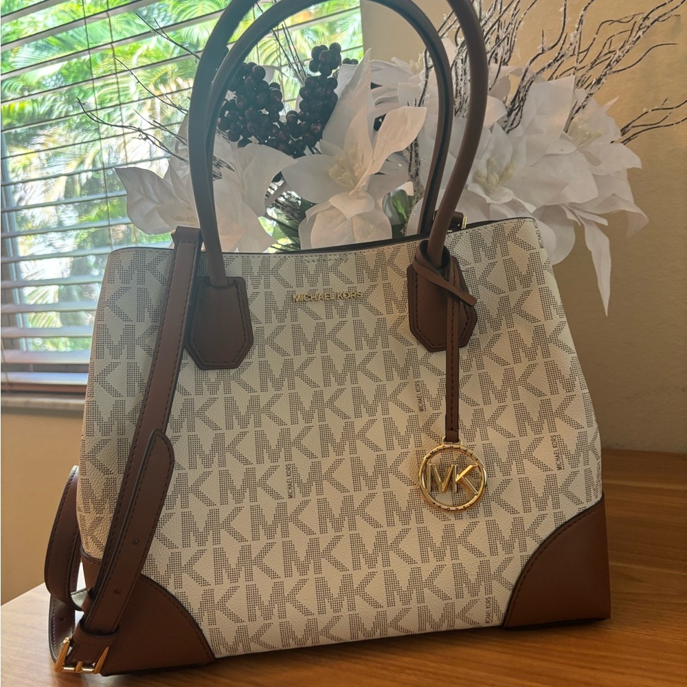 NWT Michael Kors Cream and Brown Logo Tote With Crossbody Strap